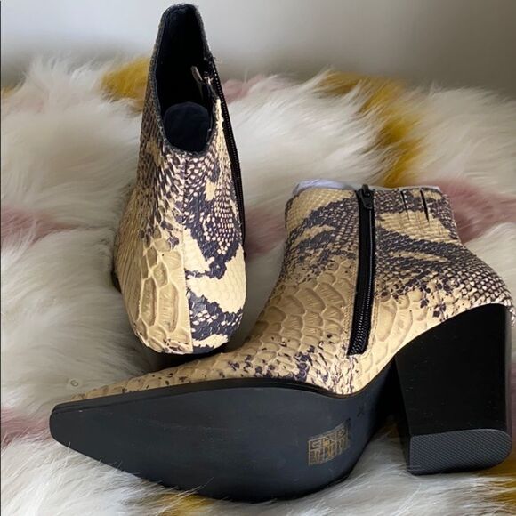 FREE PEOPLE JEFFREY CAMPBELL Flynn Ankle Boots - Picture 5 of 7